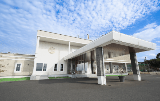 落ち着いたたたずまいのクラブハウス