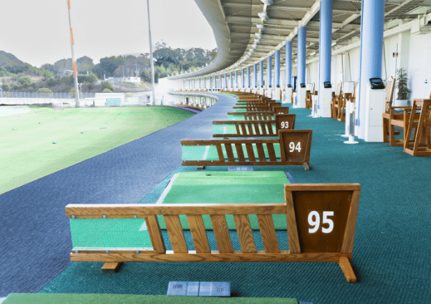 全幅約150m全100打席の大スケール